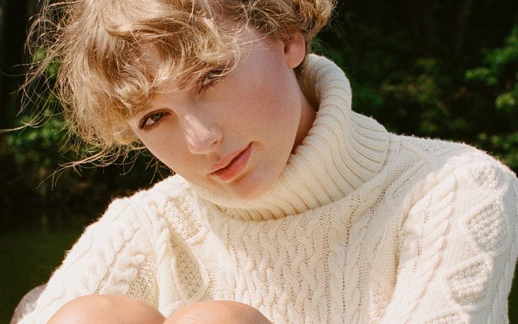 'Shake It Off' artist Taylor Swift has broken a Billboard 200 Chart after her Awesome Album "Folklore" 